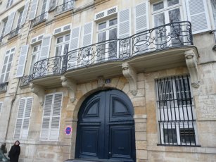 6 - 19 quai Bourbon où vévut Camille Claudel